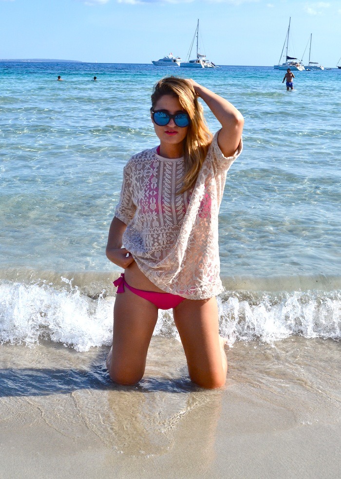 calzedonia bikini shirts asos Ibiza playa de las Salinas Amarás la moda Guess sunnies