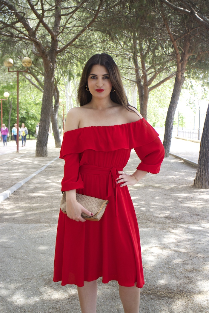 tintoretto mujer amaras la moda vestido rojo escote brigitte paula fraile stiletto sergio rossi.10