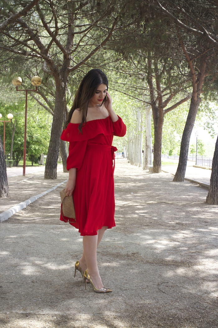 tintoretto mujer amaras la moda vestido rojo escote brigitte paula fraile stiletto sergio rossi.3