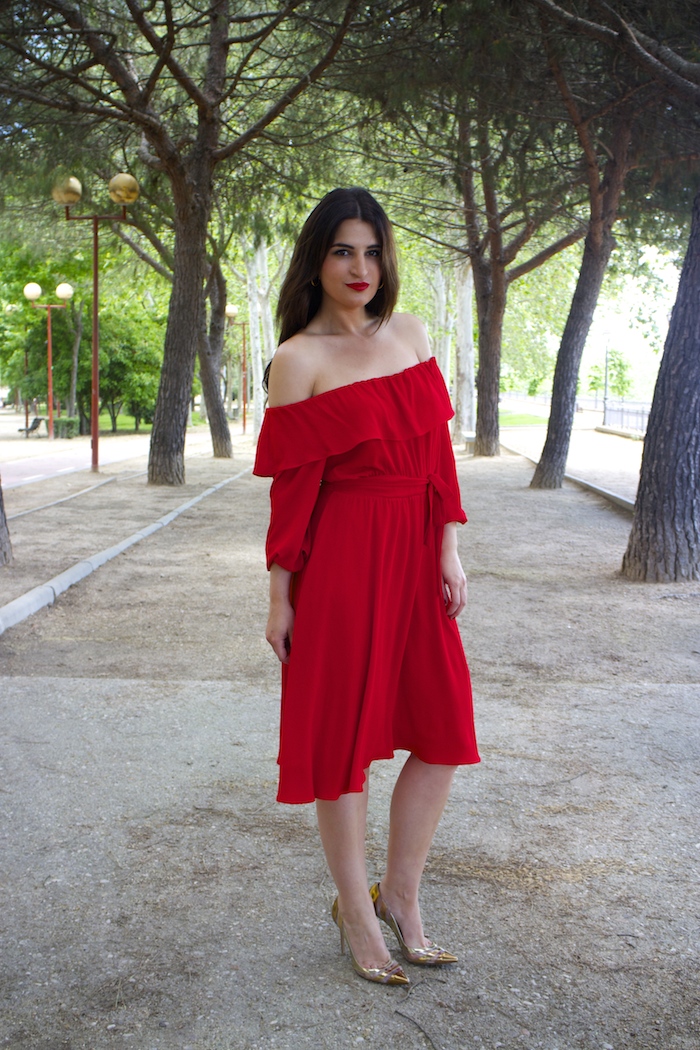 tintoretto mujer amaras la moda vestido rojo escote brigitte paula fraile stiletto sergio rossi.5